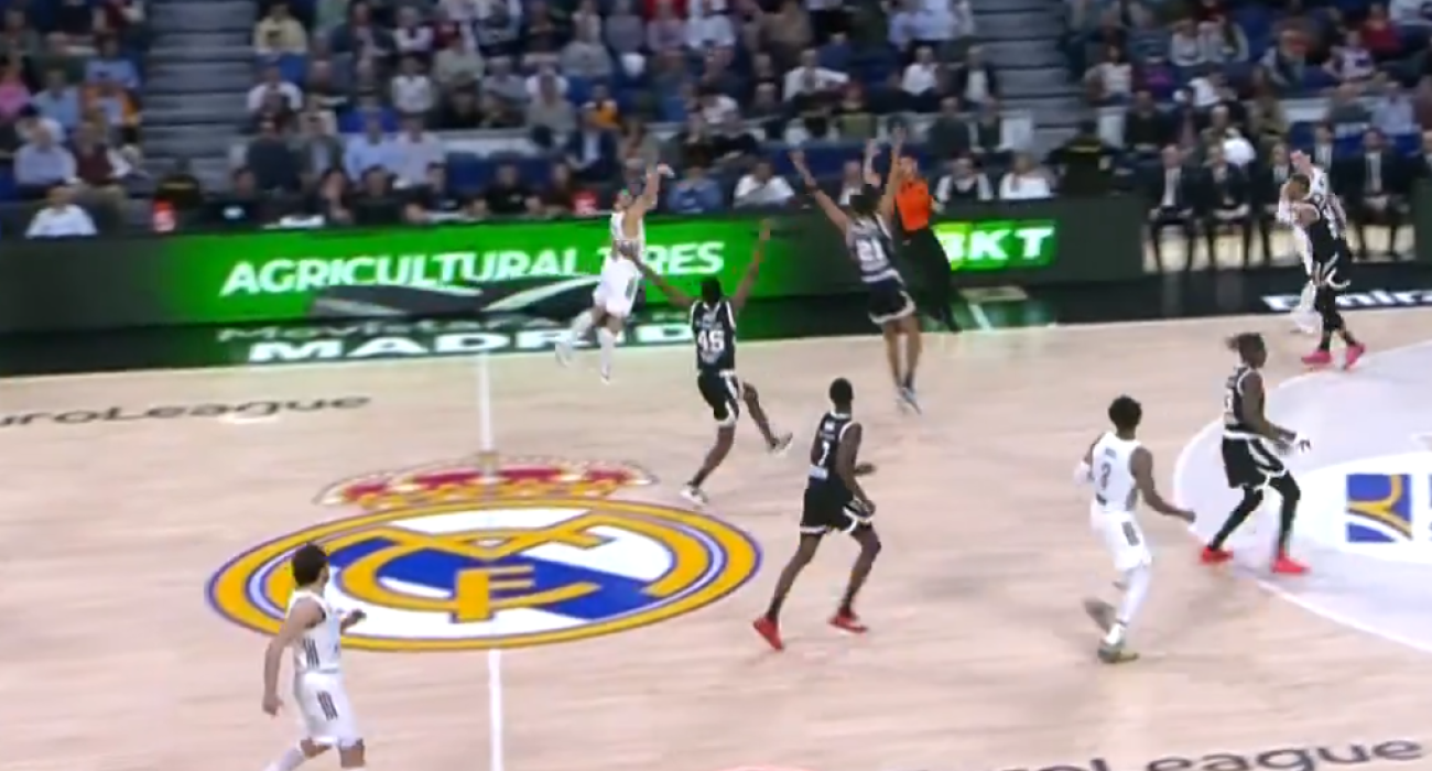 Το σουτ του Καμπάτσο από το κέντρο / πηγή: screenshot