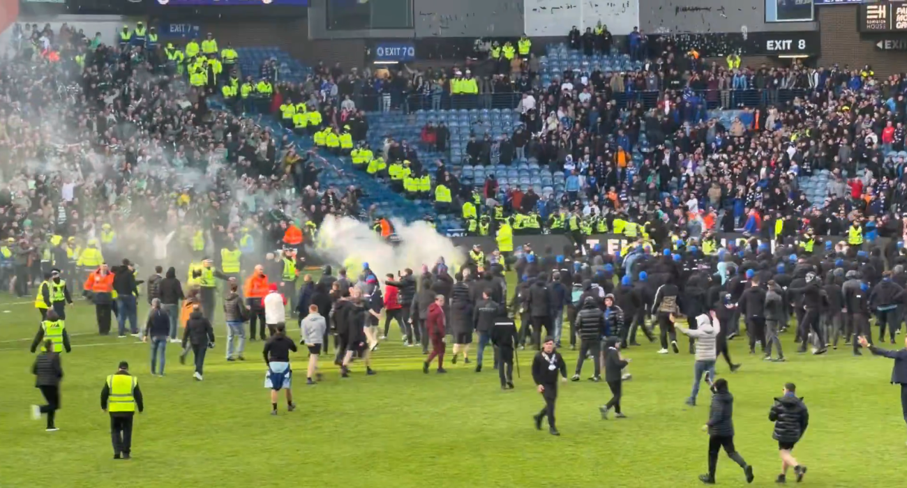 «Χαμός» ανάμεσα σε οπαδούς της Σέλτικ και της Ρέιντζερς στην Σκωτία / Screenshot