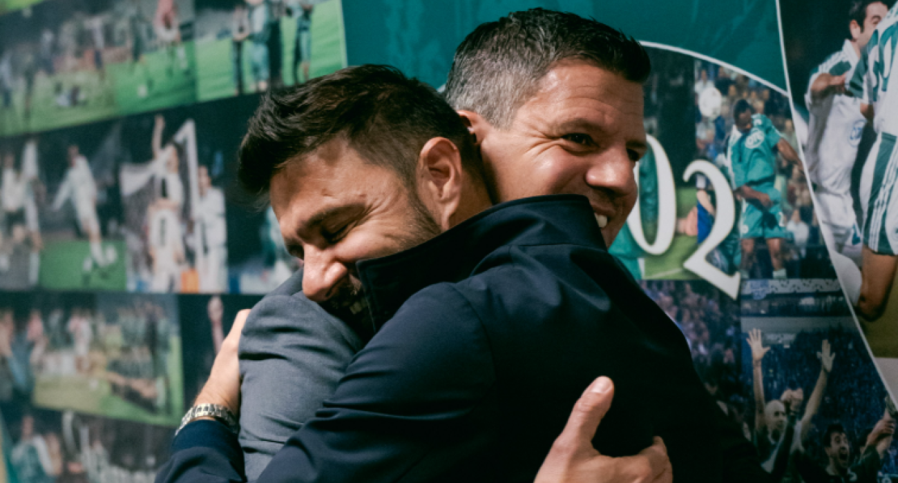 Συνάντηση... κορυφής και θερμή αγκαλιά του Φύσσα με τον Χοακίν πριν το Παναθηναϊκός - Μπέτις