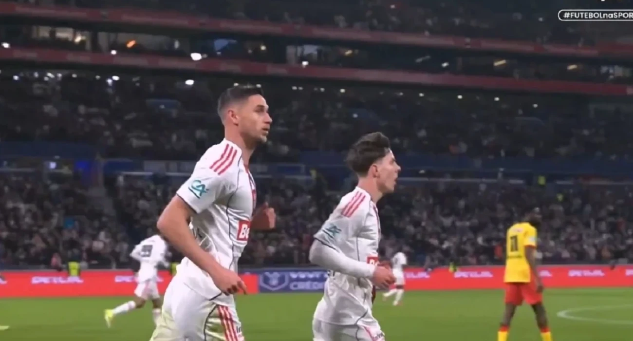 Ο Ρόμαν Γιάρεμτσουκ μετά το γκολ που πέτυχε με τη Λιόν / Screenshot