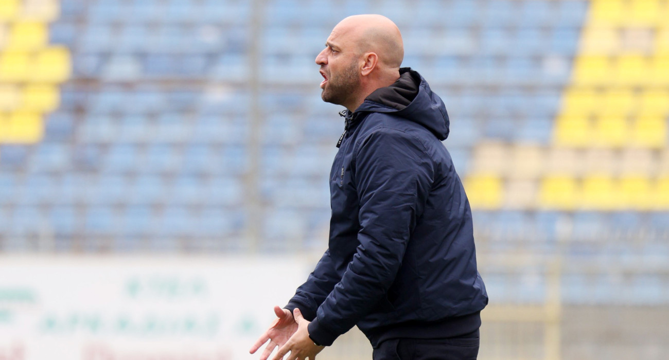 Απόλυτα ικανοποιημένος ο Ζεράρντ Σαραγόσα μετά τη νίκη στην Τρίπολη / Πηγή: Intime