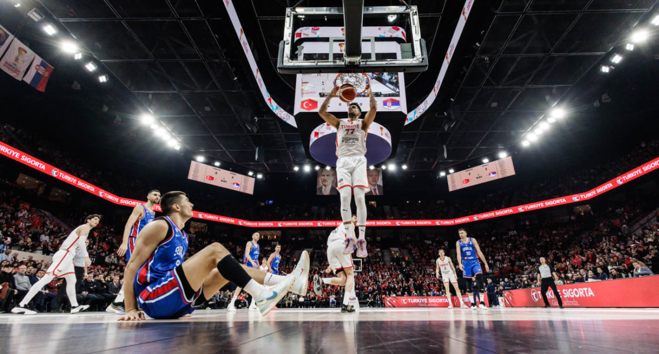 Ο Ομέρ Γιούρτσεβεν απέναντι στη Σερβία / πηγή: fiba