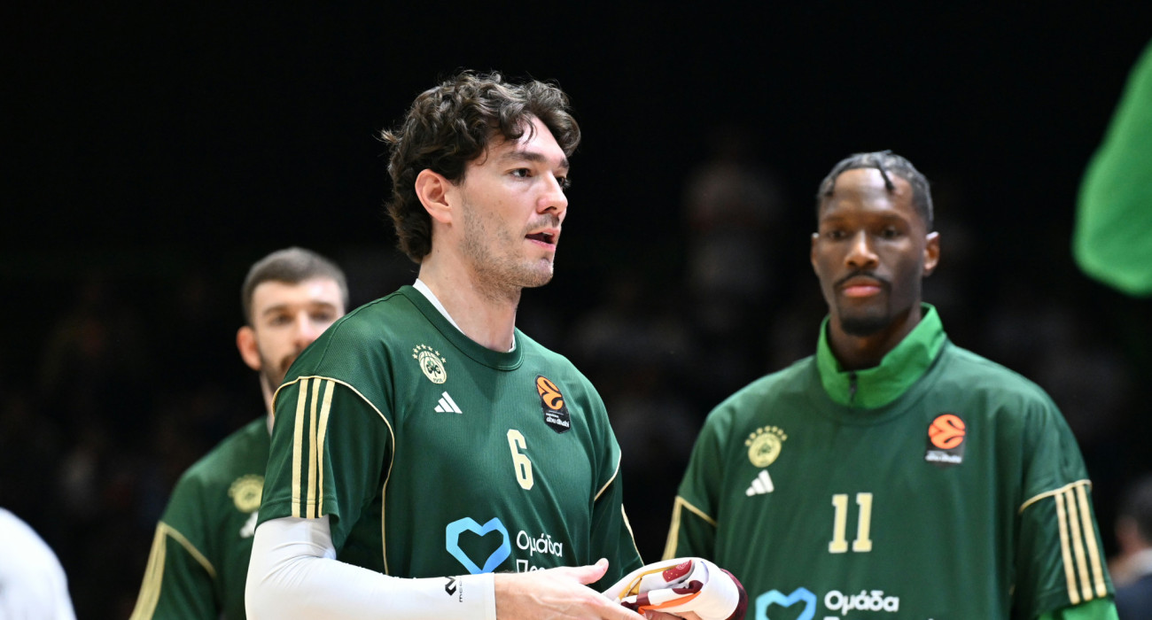 Ο Τζέντι Όσμαν μετά τη βράβευση στο Σεράγιεβο / πηγή: Stolis.gr