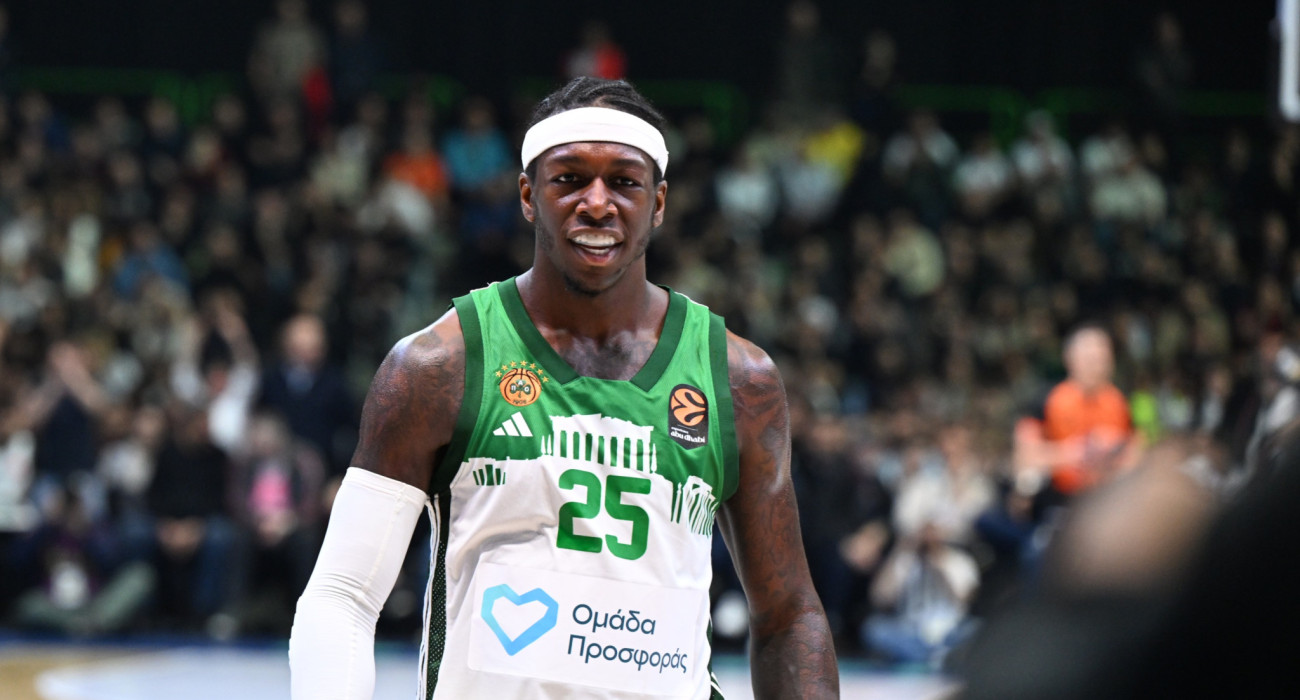 Ο Κέντρικ Ναν απέναντι στη Dubai BC / source: Stolis.gr