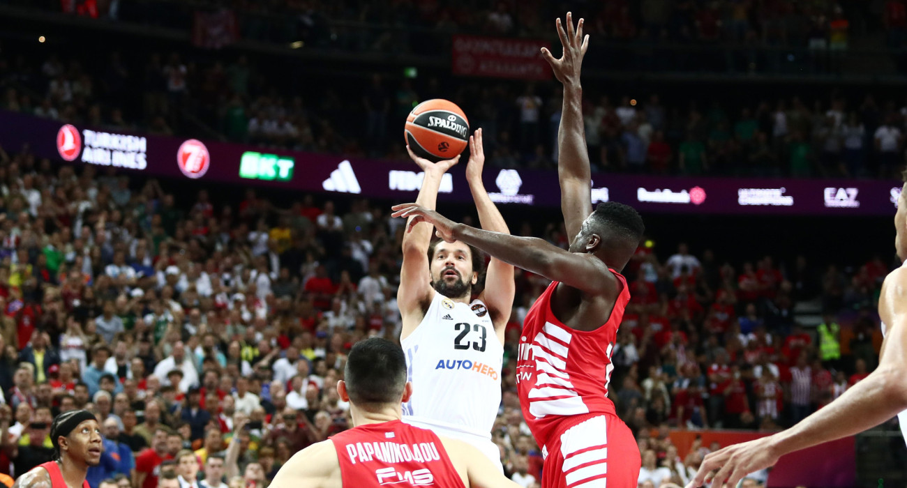 Το νικητήριο σουτ του Σέρχιο Γιουλ στον τελικό του F4 της σεζόν 2022-23 κόντρα στον Ολυμπιακό / Πηγή: InTime