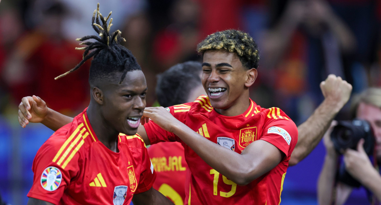 Ο Λαμίν Γιαμάλ και ο Νίκο Γουίλιαμς  στην εθνική Ισπανίας / Πηγή: Intime