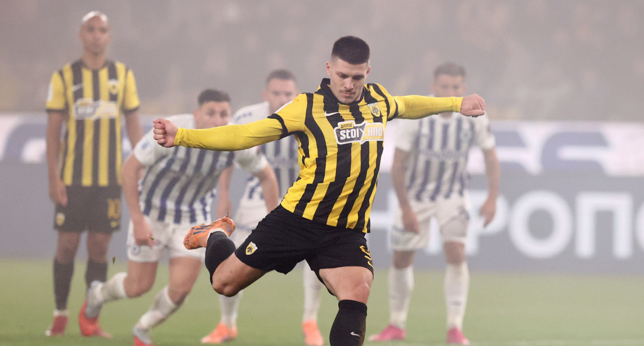 Ο Λούκα Γιόβιτς στο ΑΕΚ-Ατρόμητος / Πηγή: Intime