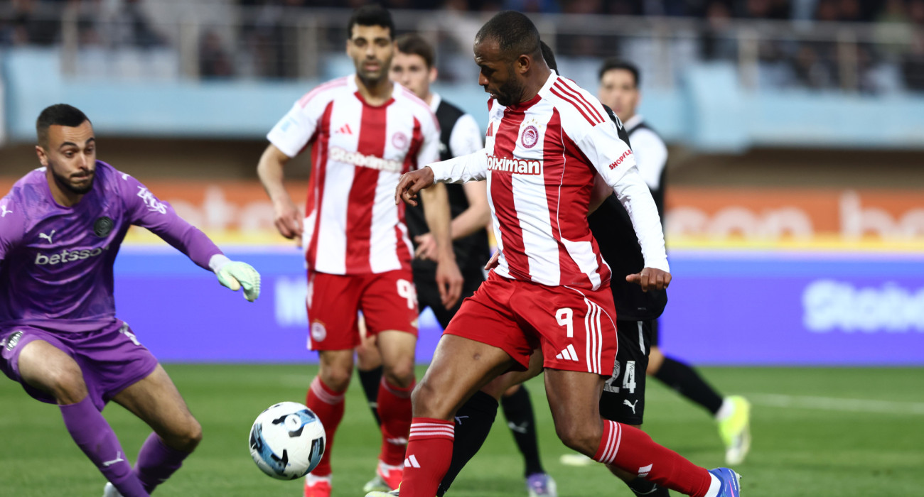 Ασταμάτητος ο Ελ Κααμπί στο Παγκρήτιο στάδιο κόντρα στον ΟΦΗ / Πηγή: Eurokinissi