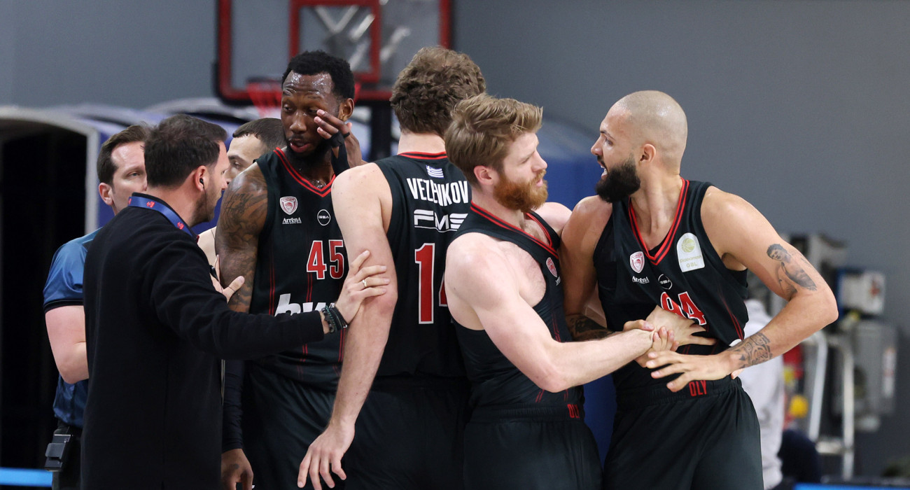 Ο Εβάν Φουρνιέ είχε επεισόδιο με φίλαθλο του Πανιωνίου/Πηγή: Intime