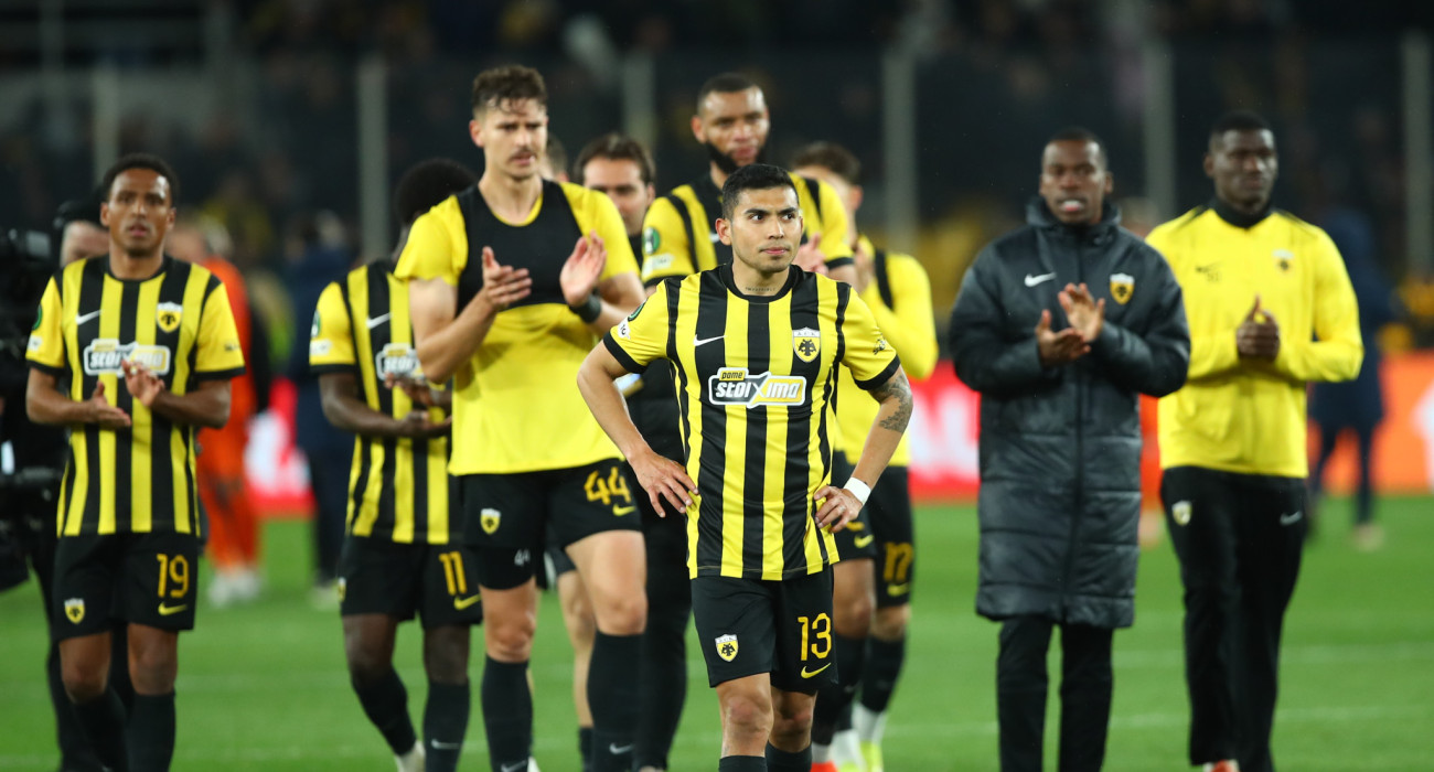 Οι ποδοσφαιριστές της ΑΕΚ μετά το ματς με την Τσέλιε /Πηγή: Intime