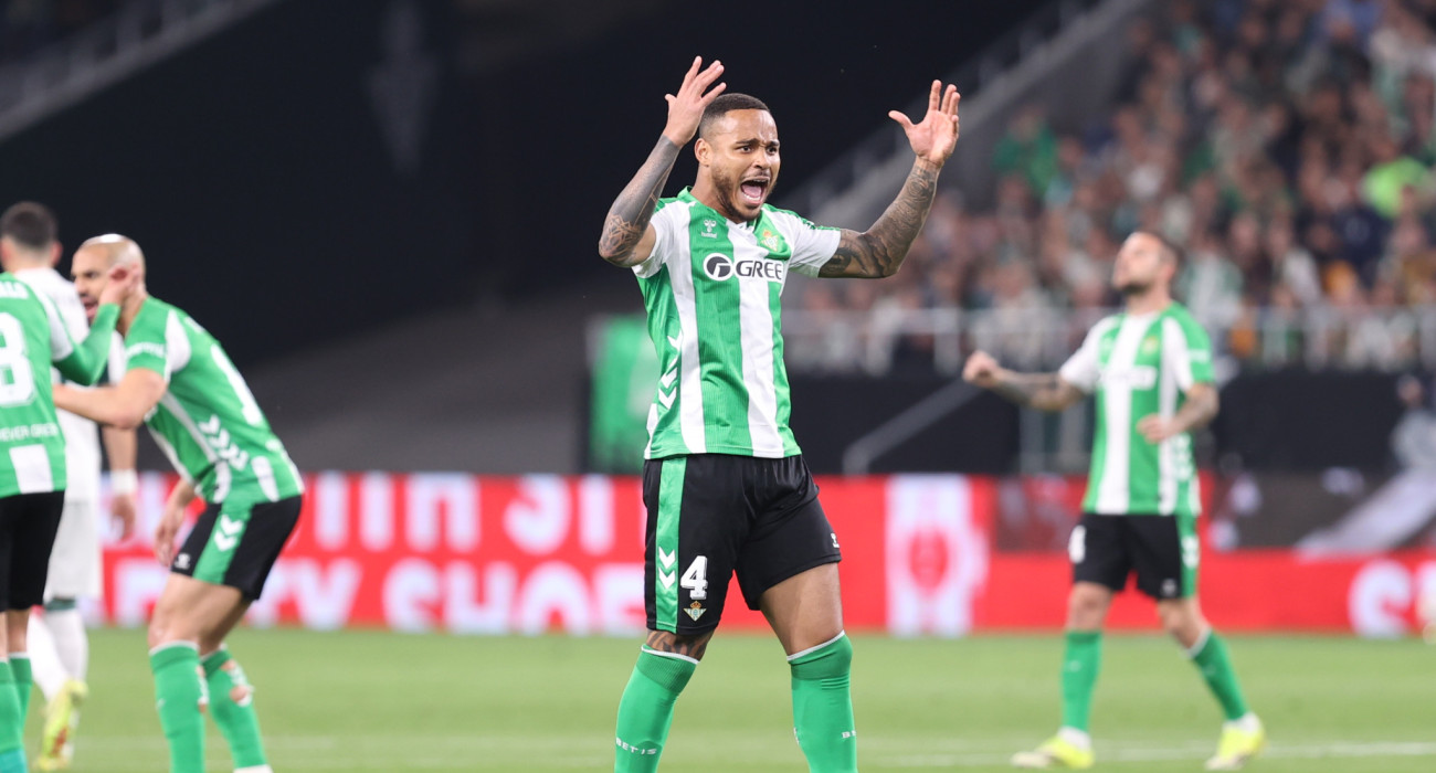 Οι παίκτες της Μπέτις πανηγυρίζουν το γκολ / Πηγή: InTime