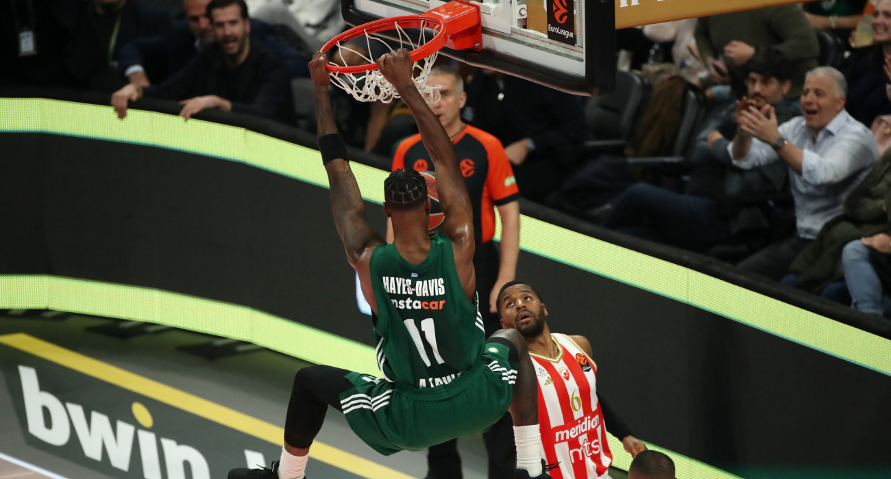 Ο Νάιτζελ Χέιζ-Ντέιβις απέναντι στον Ερυθρό Αστέρα / πηγή: intime