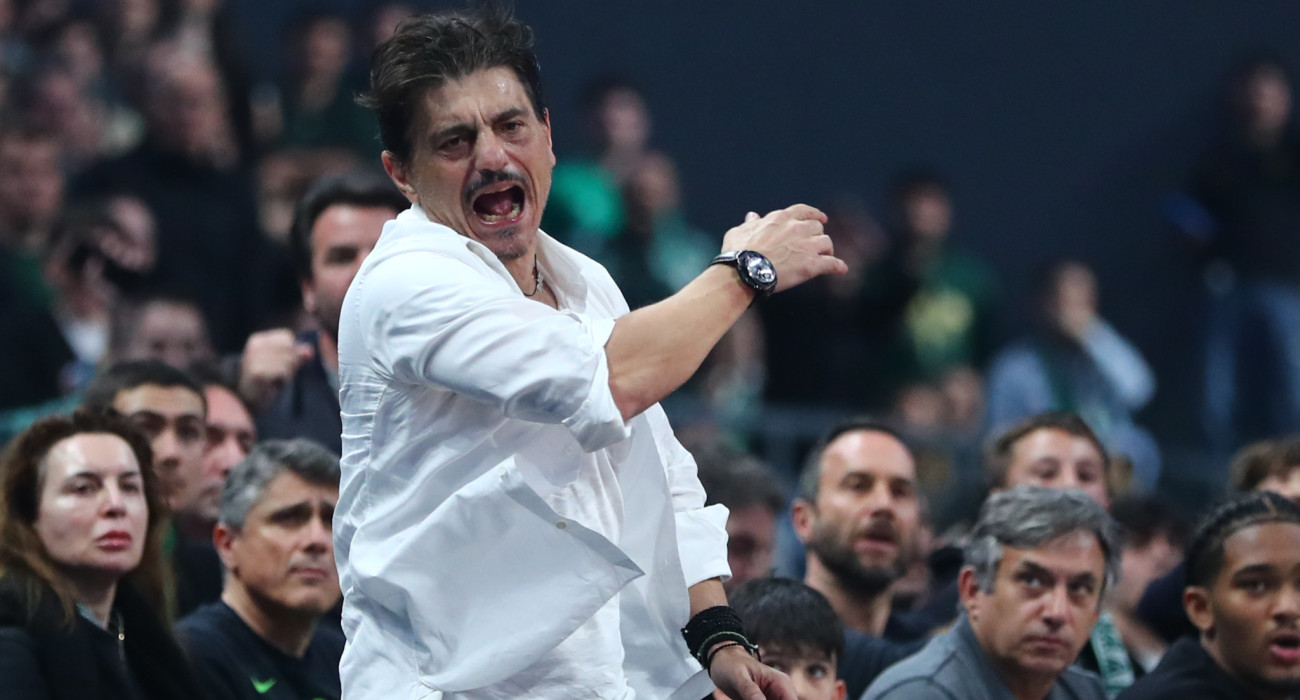 Ο Δημήτρης Γιαννακόπουλος στο παιχνίδι με τον Ερυθρό Αστέρα Πηγή: Intime