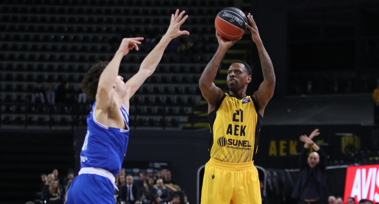 Η ΑΕΚ νίκησε τον... Μωραϊτη και επέστρεψε στα θετικά αποτελέσματα στη Stoiximan GBL