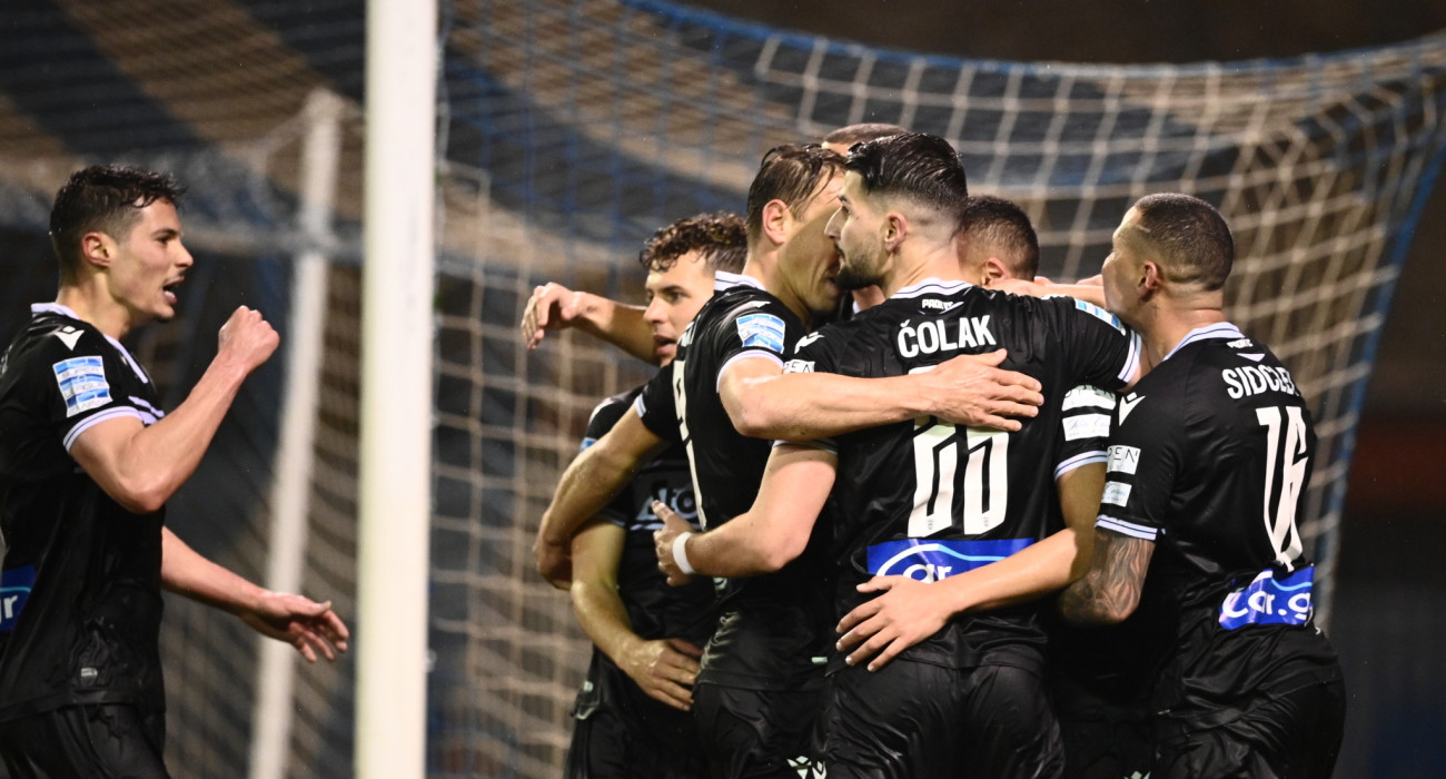 Ποδοσφαιριστές του ΠΑΟΚ πανηγυρίζουν σε εκτός έδρας αγώνα με τη Λαμία το 2022 / Πηγή: Eurokinissi