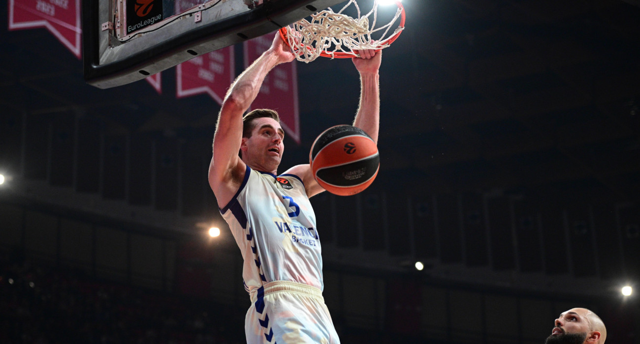 Ο Νέιτ Ρίβερς με τη φανέλα τς Βαλένθια / πηγή: eurokinissi