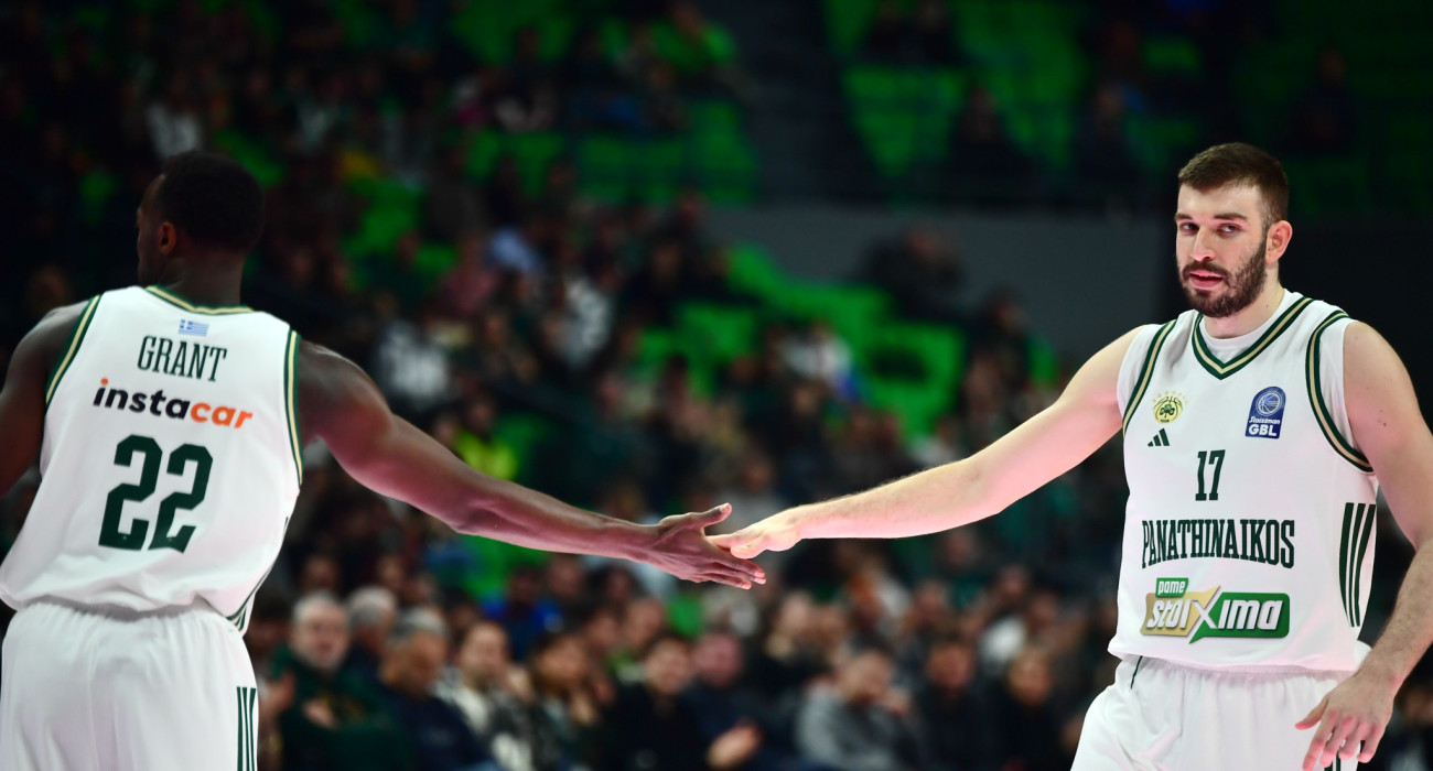 Νίκος Ρογκαβόπουλος και Τζέριαν Γκραντ στο T-Center / Πηγή: Eurokinissi