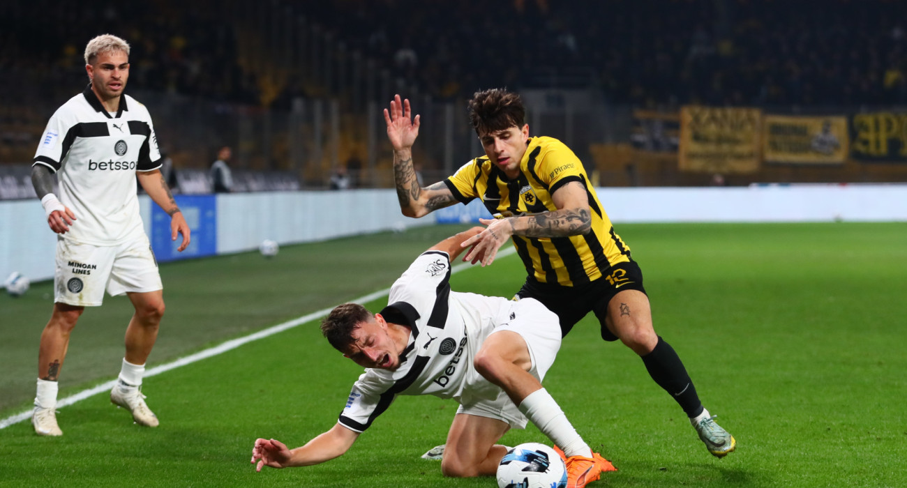 Στιγμιότυπο από αναμέτρηση ΑΕΚ - ΟΦΗ στη Stoiximan Super League / Πηγή: Eurokinissi