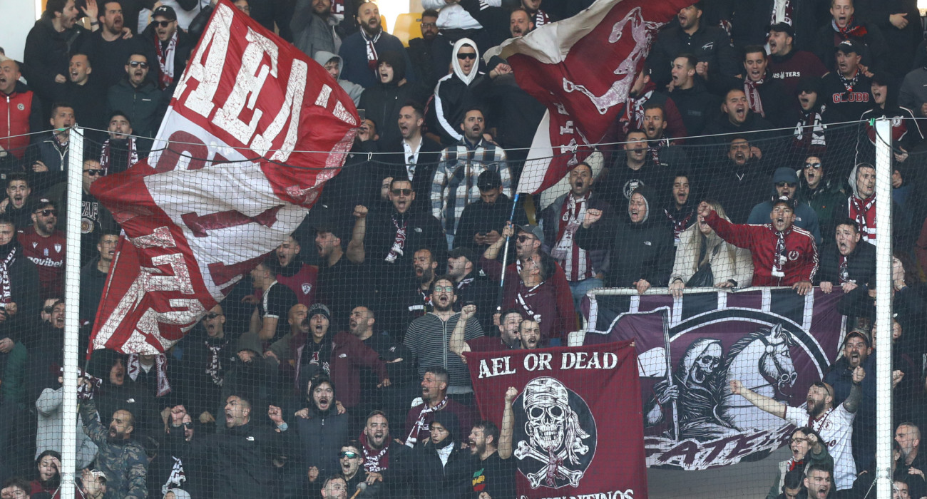 Οι οπαδοί της ΑΕΛ Novibet στην «Allwyn Arena» / Πηγή: Eurokinissi