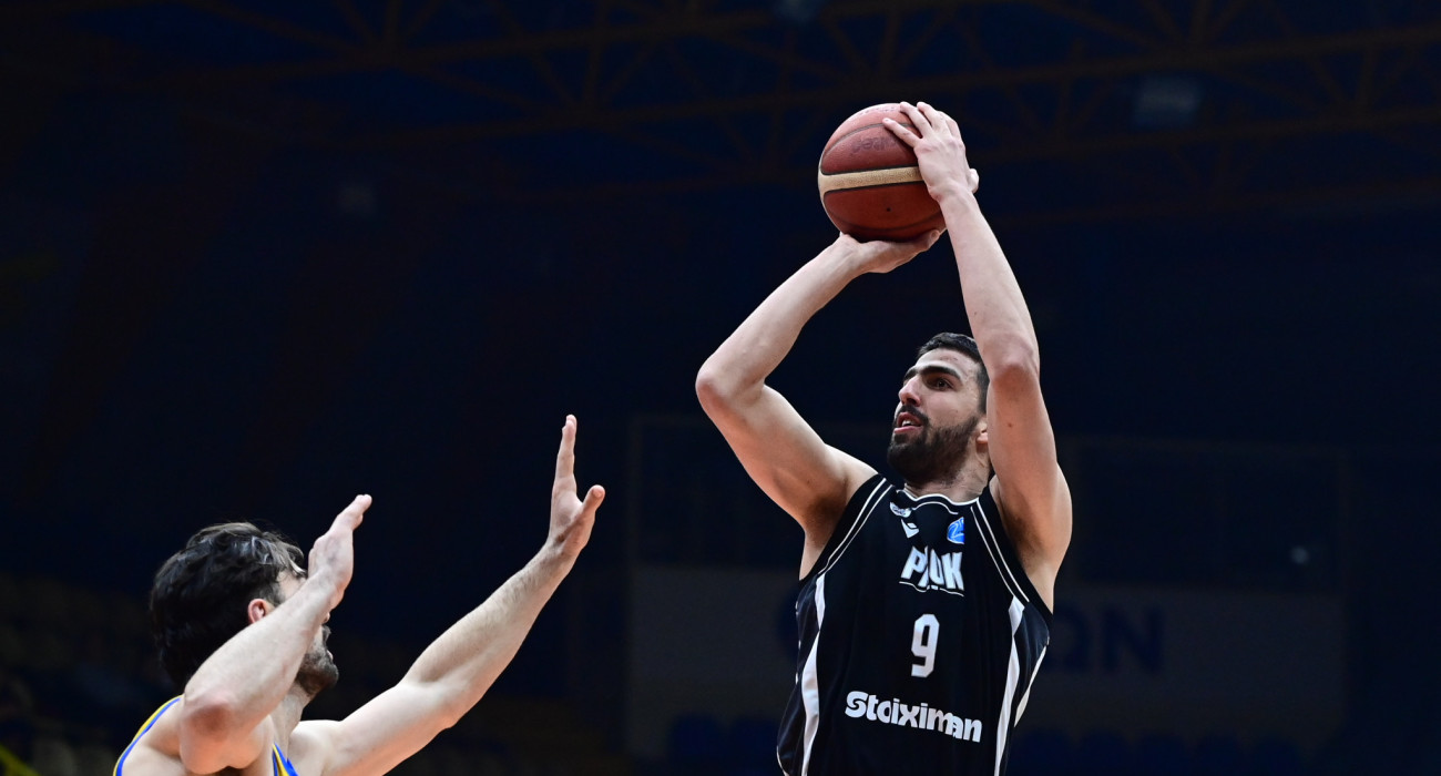Ο Νίκος Χουγκάζ στάθηκε άτυχος στον αγώνα του ΠΑΟΚ με το Περιστέρι/Πηγή: Eurokinissi
