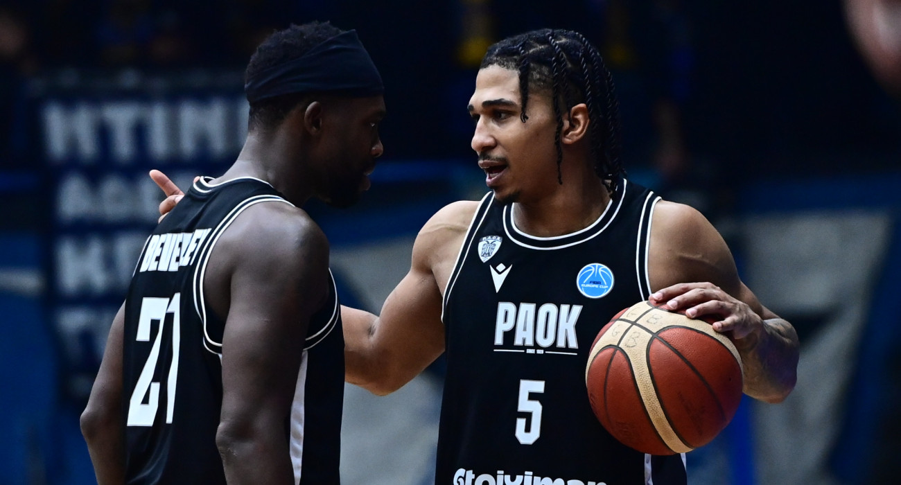 Ο Μπρίιν Ταϊρί και ο Πάτρικ Μπέβερλι με τη φανέλα του ΠΑΟΚ / πηγή: eurokinissi