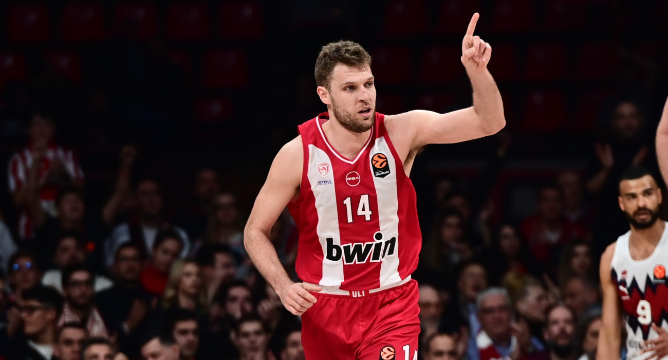 Ο Ολυμπιακός «καθάρισε» σε ένα δεκάλεπτο την Μπασκόνια στο ΣΕΦ με τους ψηλούς να κάνουν θραύση