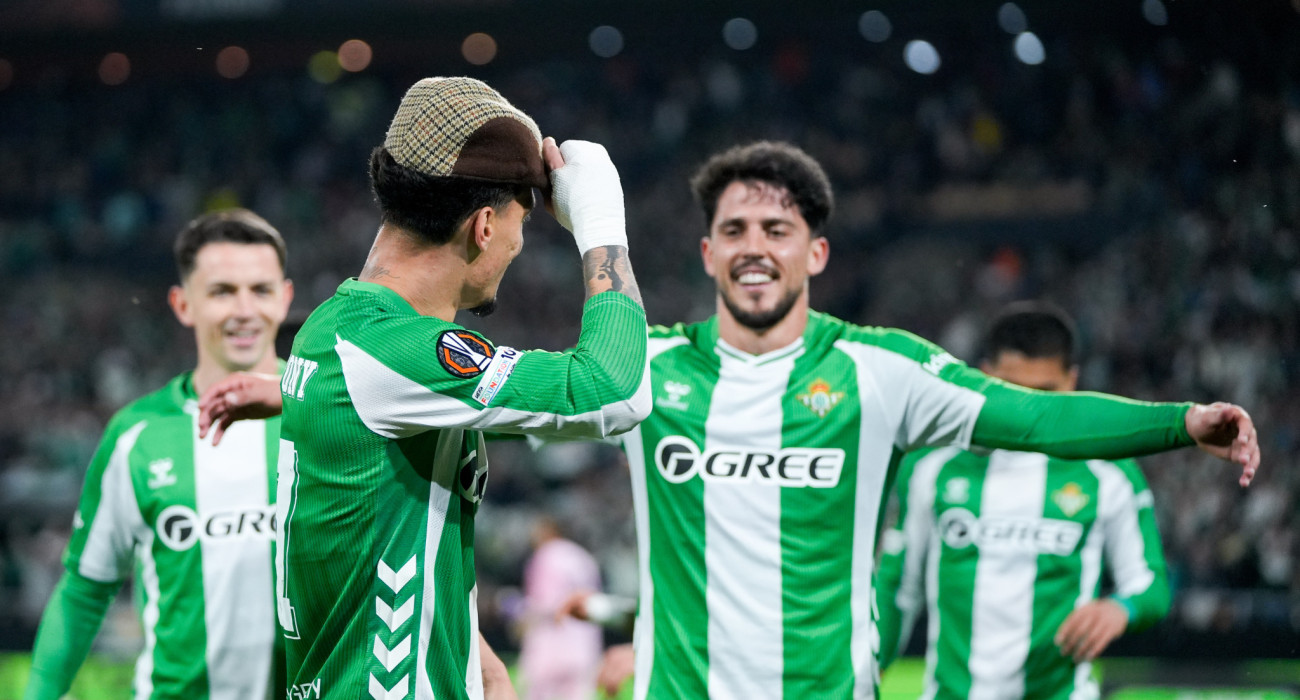 Ο Άντονι με τραγιάσκα στο Μπέτις-Παναθηναϊκός / Πηγή: Eurokinissi