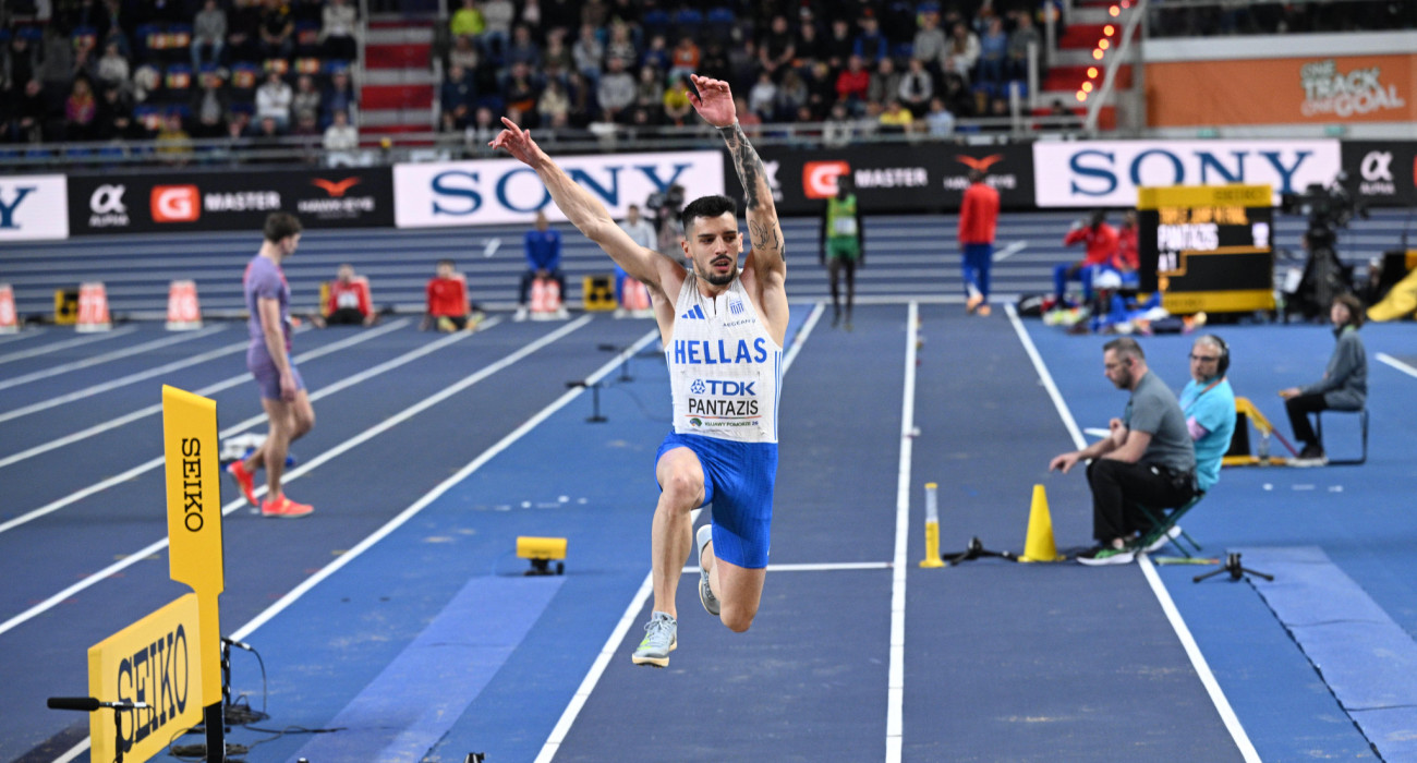 Ο Ανδρέας Πανταζής σε άλμα του στο Παγκόσμιο κλειστού / Πηγή: Eurokinissi