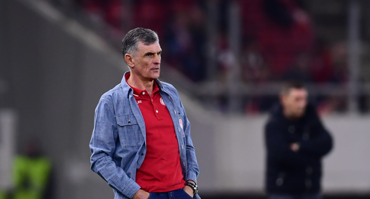 Ο Χοσέ Λουίς Μεντιλίμπαρ κατά τη διάρκεια της αναμέτρησης του Ολυμπιακού με την ΑΕΛ Novibet / Πηγή: Eurokinissi