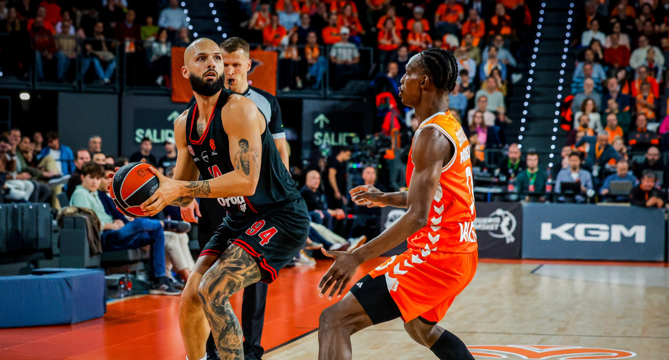 Ο Ολυμπιακός έχασε τη ματσάρα της Βαλένθια στο φινάλε με «μοιραίο» τον Φουρνιέ