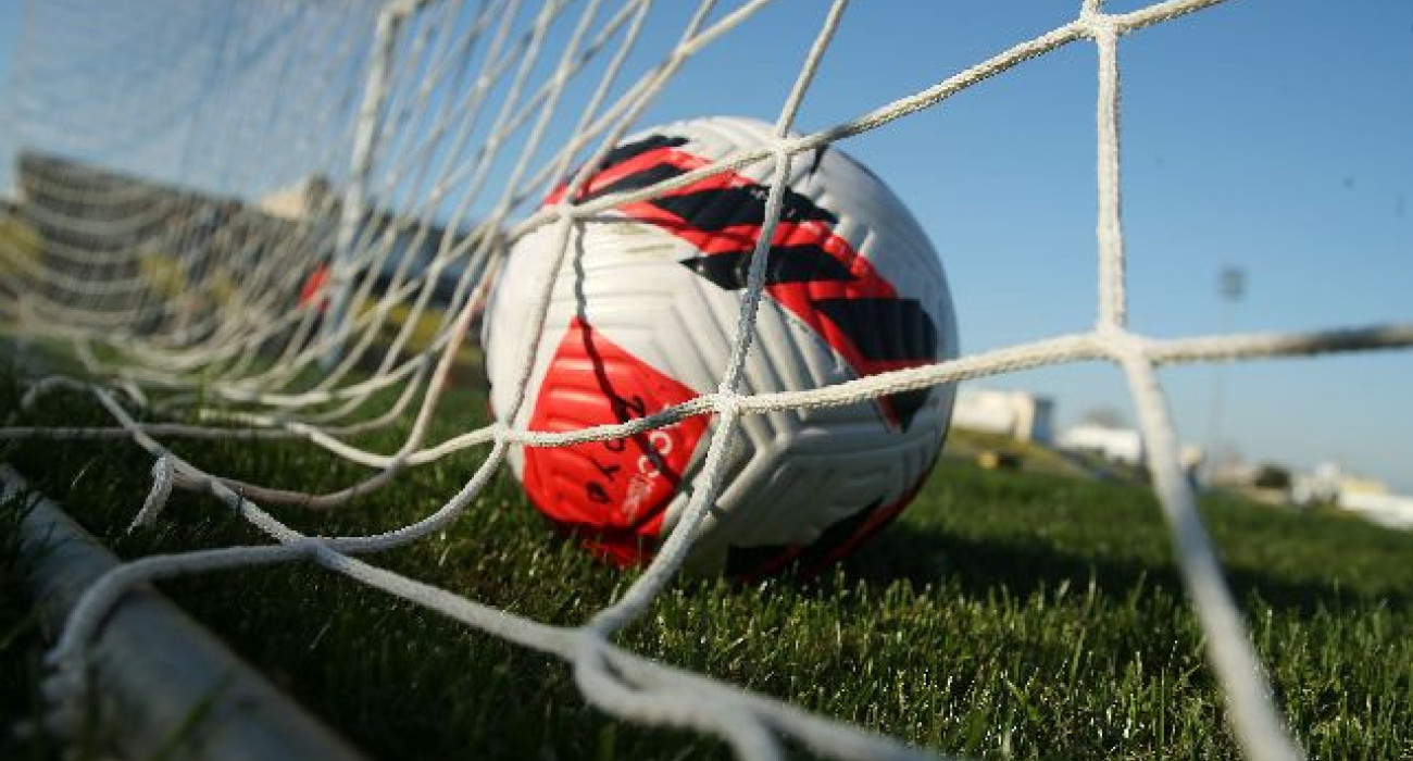 Παράγοντες και ποδοσφαιριστές ιστορικής ομάδας παραπέμπονται σε δίκη για 13 «στημένα» παιχνίδια