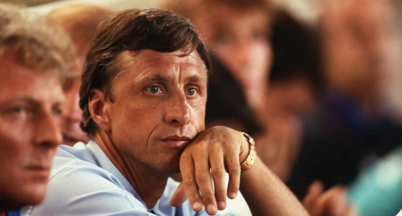 Ο Γιόχαν Κρόιφ την περίοδο που ήταν στον πάγκο της Μπαρτσελόνα / Πηγή: Getty Images