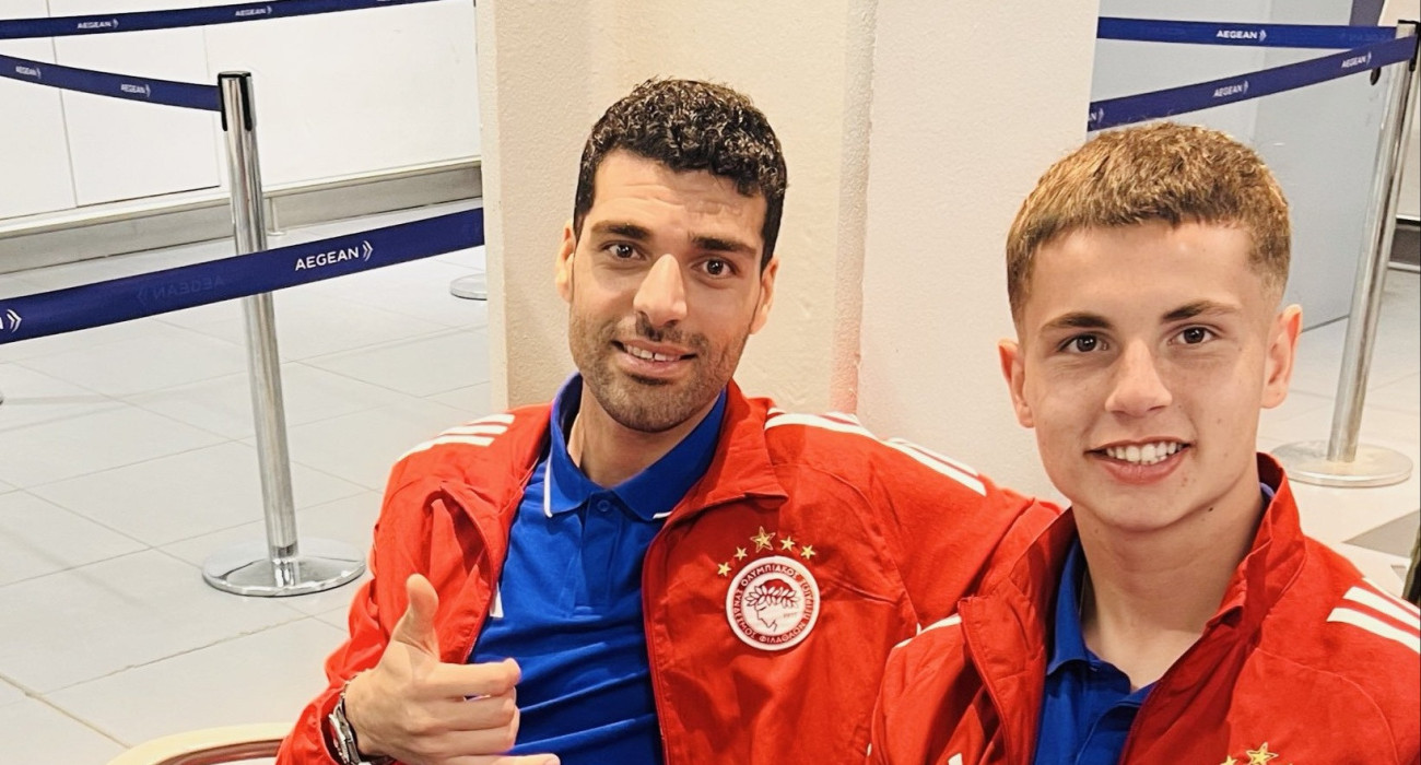 Υπέροχη σκηνή με Ταρέμι και Μουζακίτη στο αεροδρόμιο μετά το ματς με τον ΟΦΗ / Screenshot