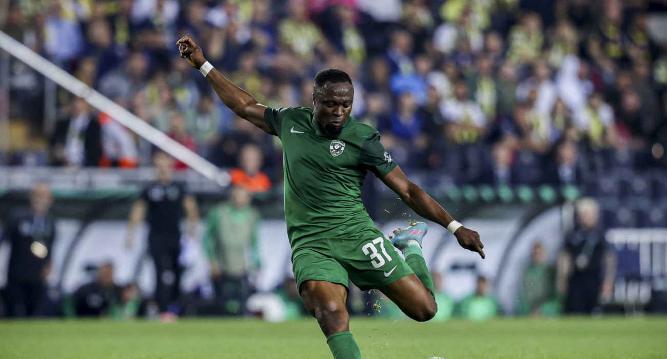 Ο Μπερνάρντ Τεκπετέι σε αγώνα της Λουντογκόρετς / Πηγή: Imago