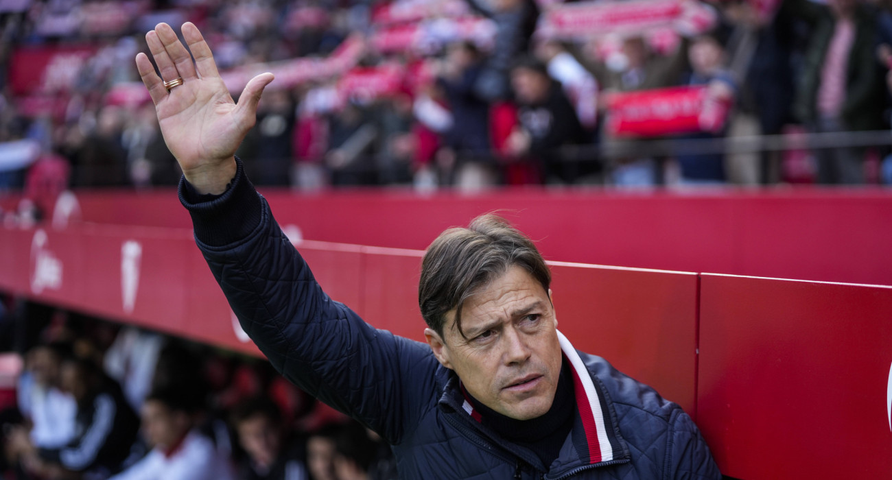 Ο Ματίας Αλμέιδα λίγο πριν το επίσημο «αντίο» στη Σεβίλλη / Πηγή: Imago