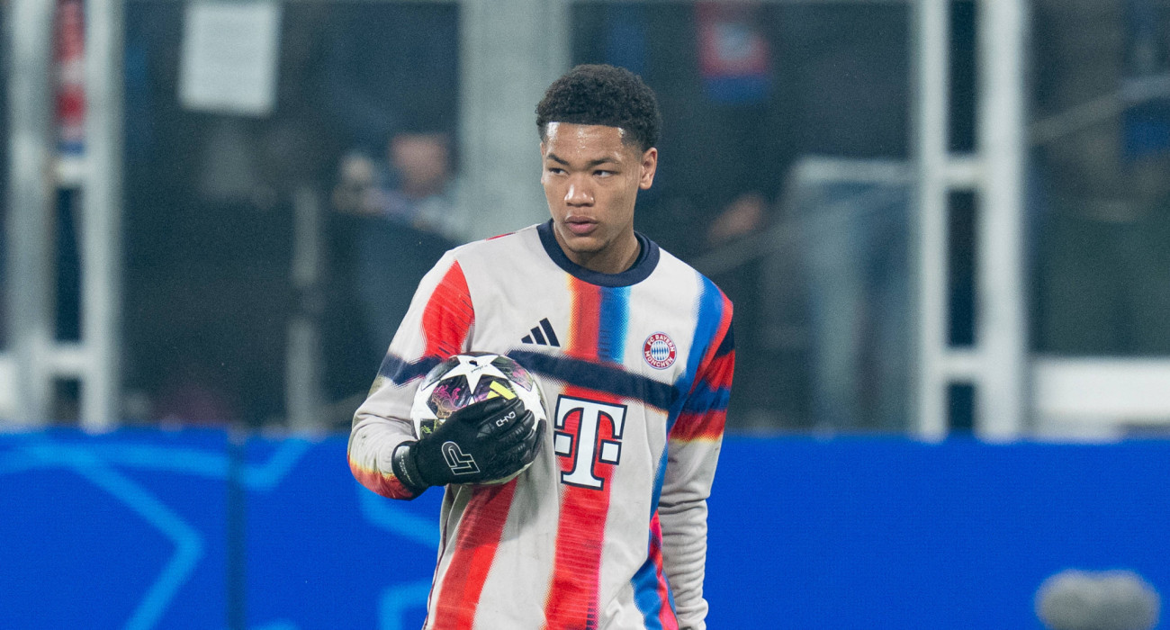 Ο 16χρονος Λέοναρντ Πρέσκοτ είναι έτοιμος να υπερασπιστεί την εστία της Μπάγερν / Πηγή: IMAGO