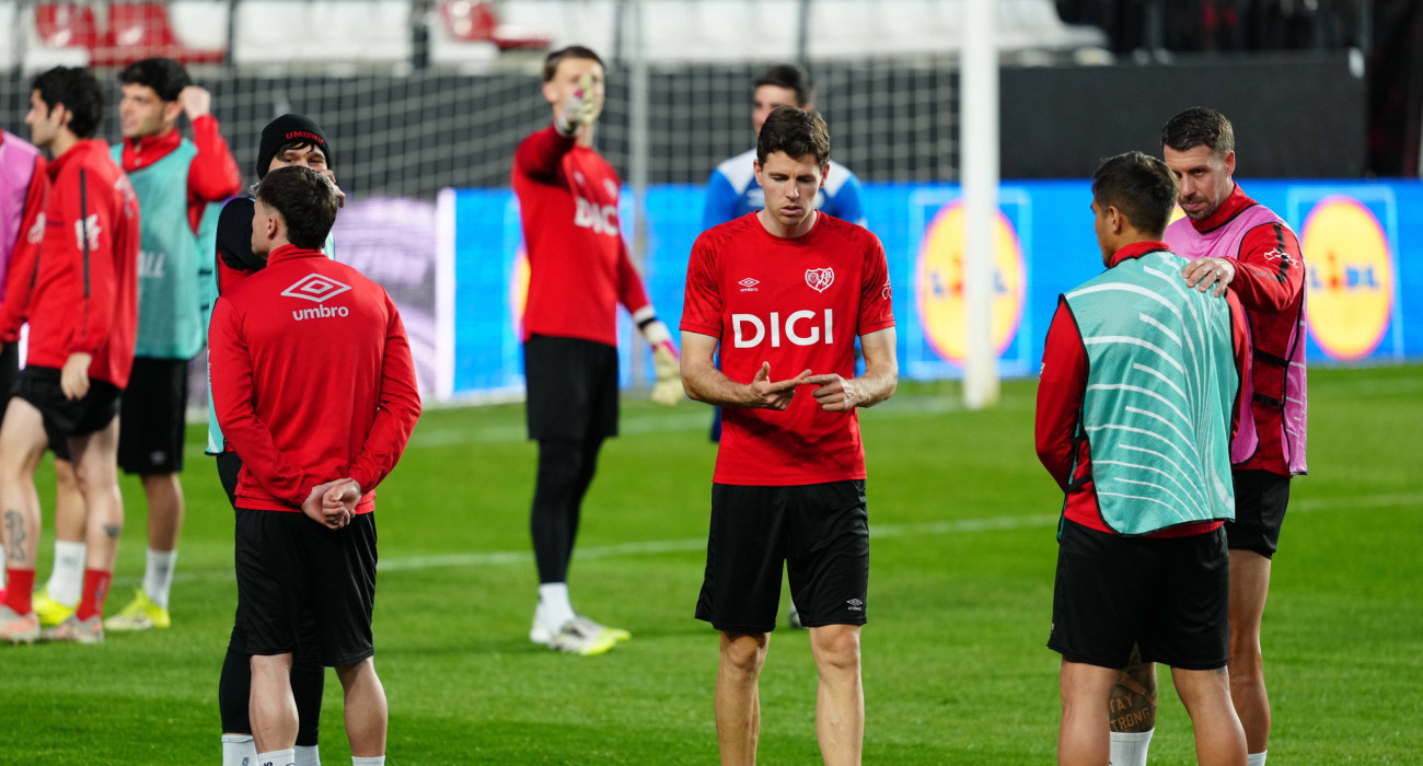 Στιγμιότυπο από προπόνηση των παικτών της Ράγιο Βαγιεκάνο / Πηγή: Imago