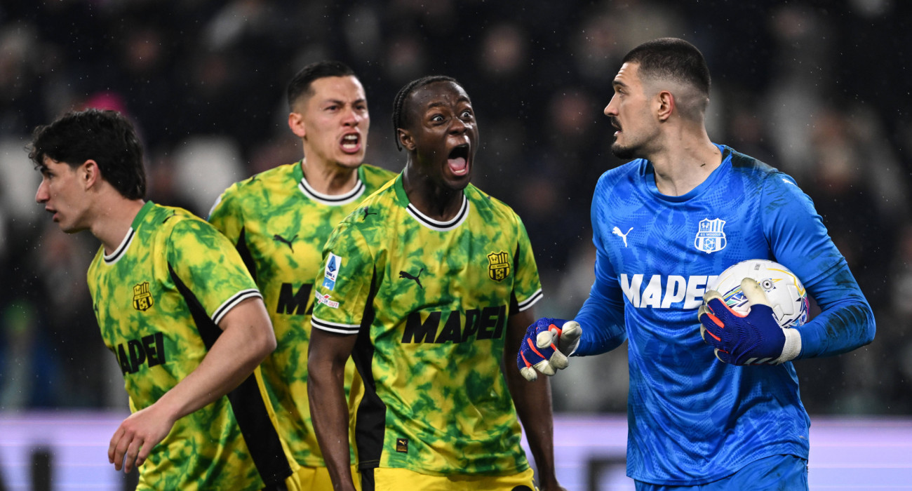 Ο Μούριτς πανηγυρίζει μαζί με τους συμπαίκτες του/Imago