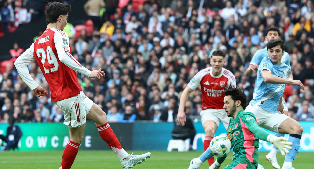 Η στιγμή που... παραλίγο η Άρσεναλ να σκοράρει στον τελικό του Carabao Cup / Πηγή: Imago