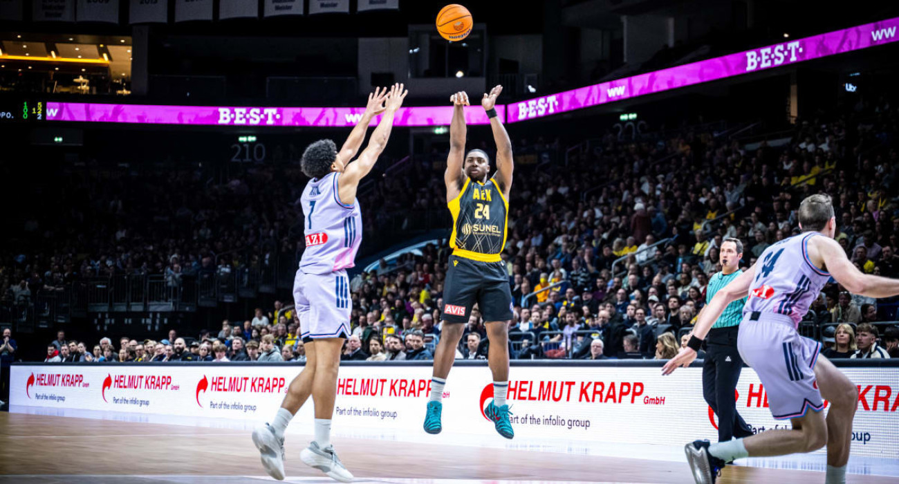 Μπάρτλεϊ on fire με 18 πόντους και 5 τρίποντα στο πρώτο ημίχρονο με Άλμπα Βερολίνου