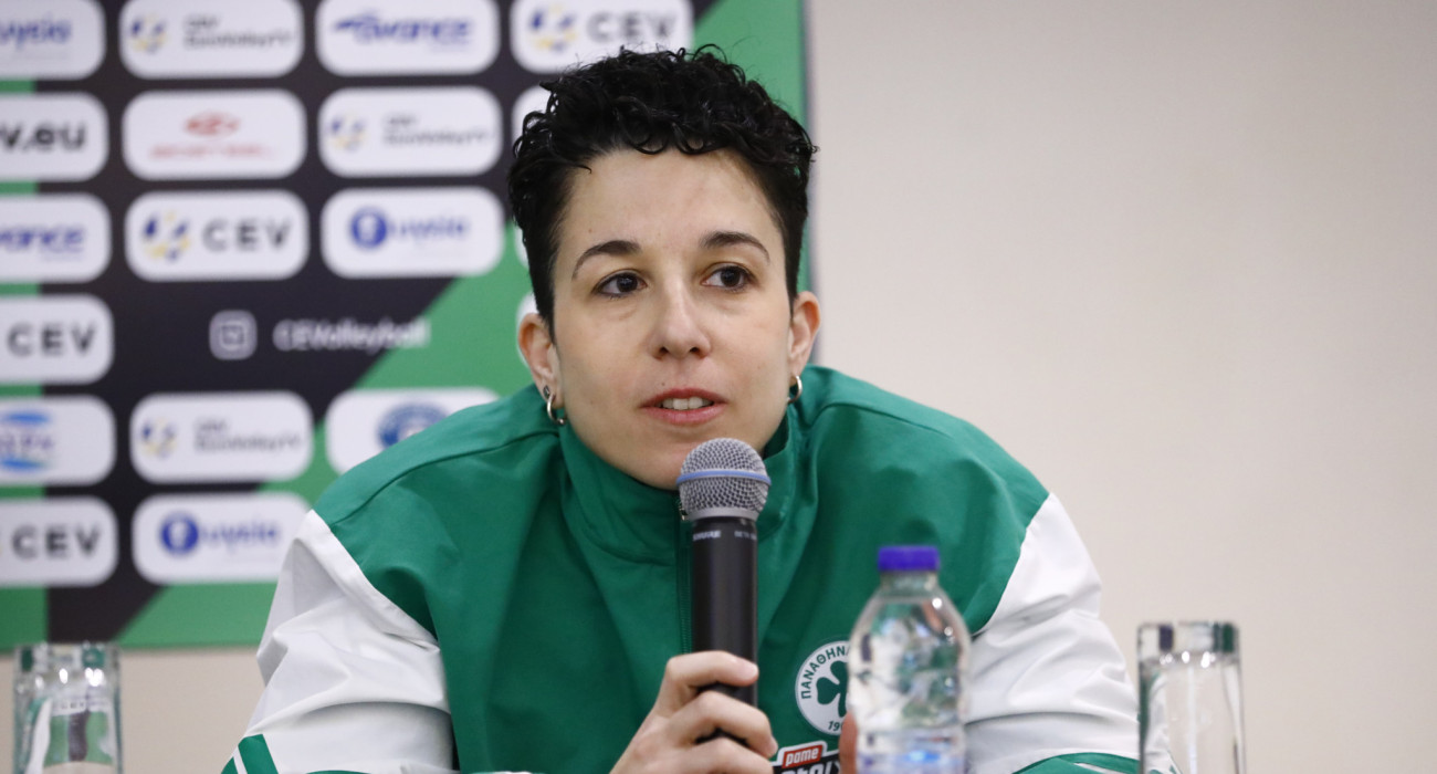 Η αρχηγός του Παναθηναϊκού Πέννυ Ρόγκα στη συνέντευξη Τύπου πριν τον ευρωπαϊκό τελικό με τη Βαλεφόλια / Πηγή: Intime