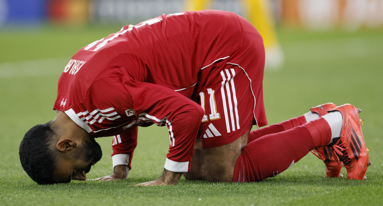 Ο Μοχάμεντ Σαλάχ πανηγυρίζει σε στάση προσευχής/Πηγή: Getty Images