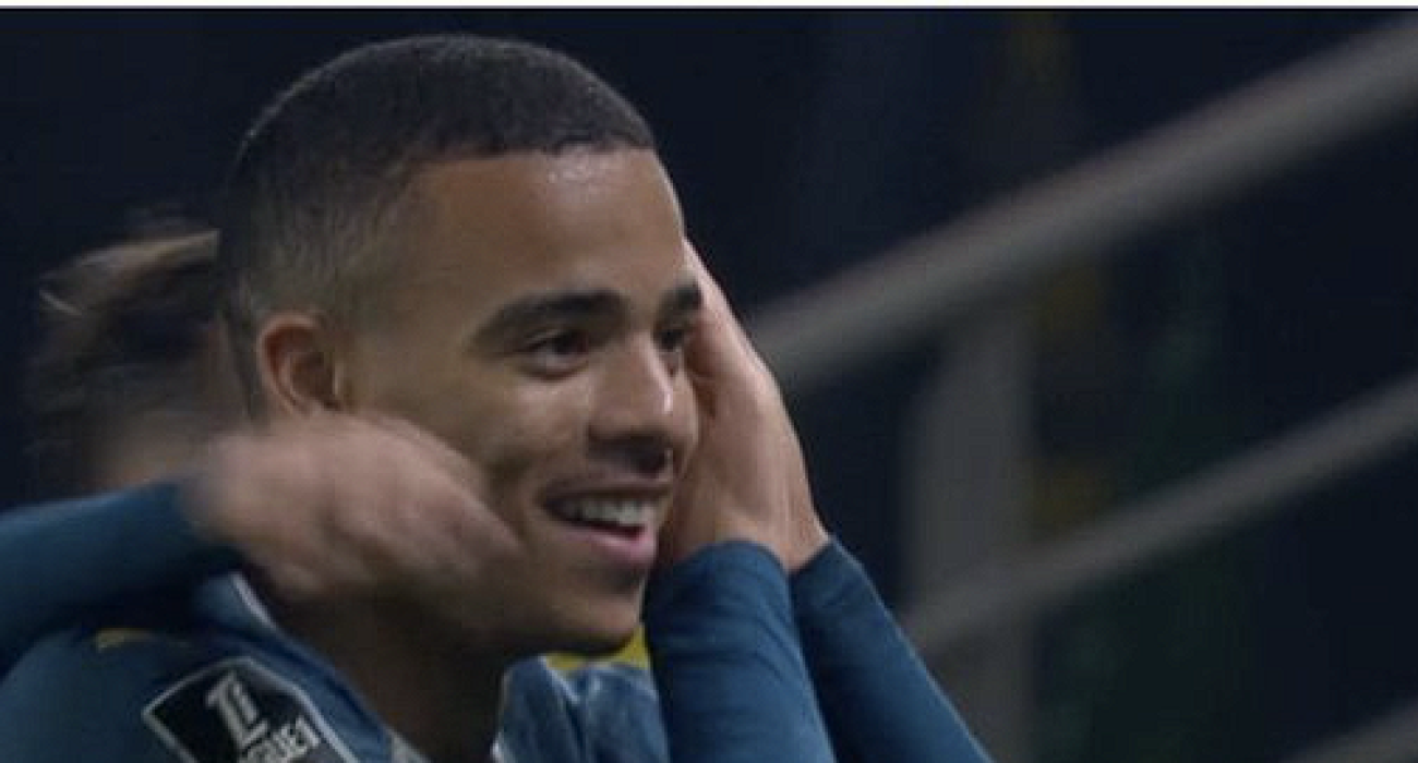 Ο Μέισον Γκρίνγκουντ πανηγυρίζει γκολ που σημειώσε / Screenshot