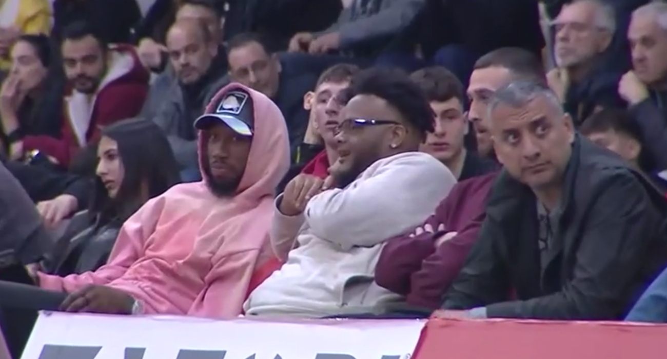 Ντόντα Χολ και Όμηρος Νετζήπογλου παρακολουθούν από κοντά το ντέρμπι Ολυμπιακός - Παναθηναϊκός για την Α1 Γυναικών / PrintScreen