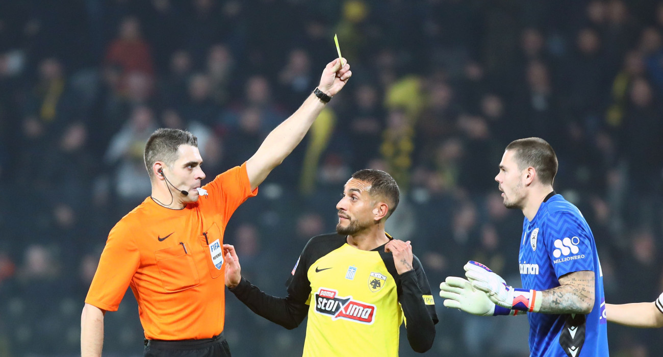 Ο Σιμόνε Σότσα σε περσινό ΑΕΚ-ΠΑΟΚ / Πηγή: Intime