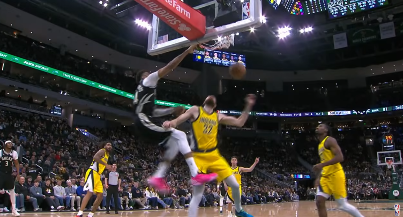 Ο Γιάννης «χόρεψε» την άμυνα των Πέισερς και κατέκτησε το Top 10 του ΝΒΑ (video)