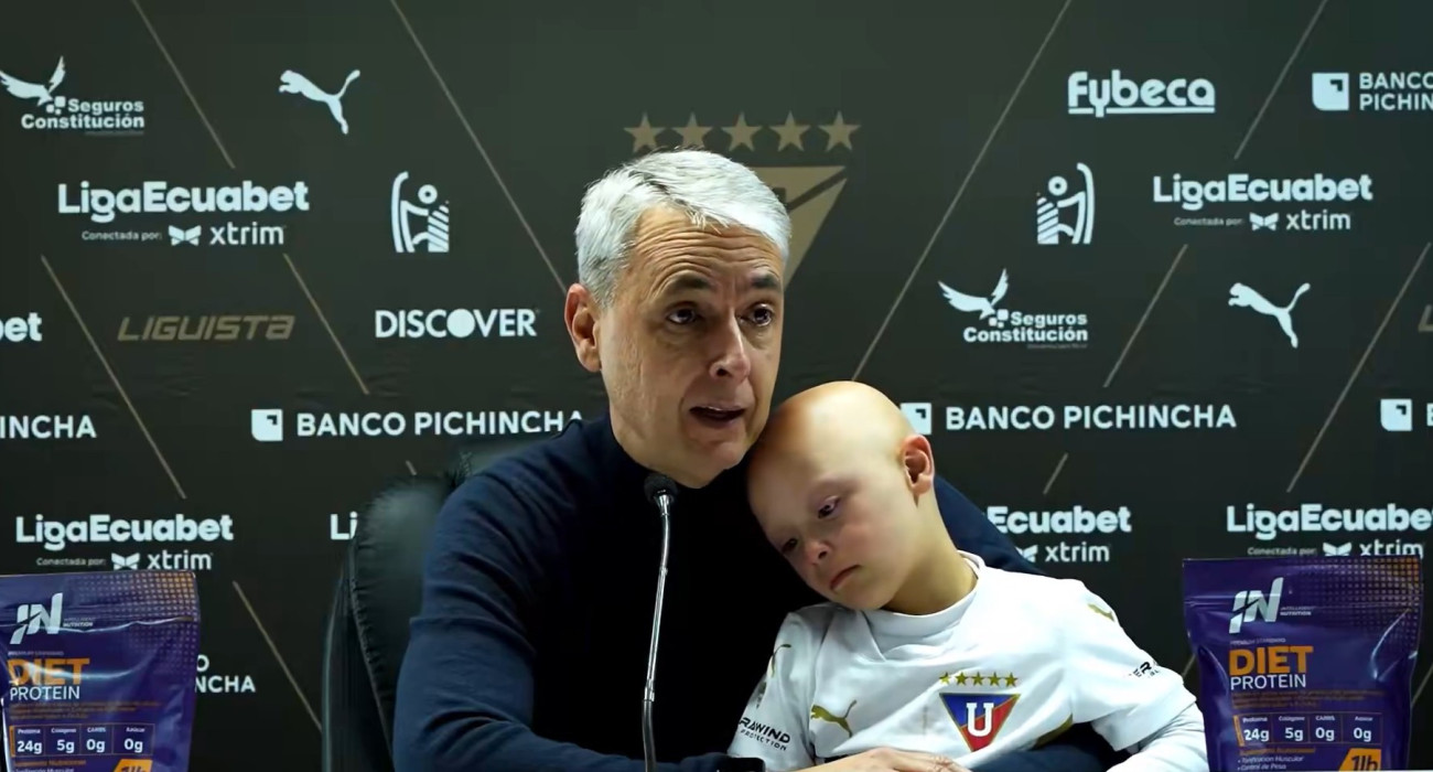 Ο Τιάγκο Νούνιες με τον γιο του / Screenshot