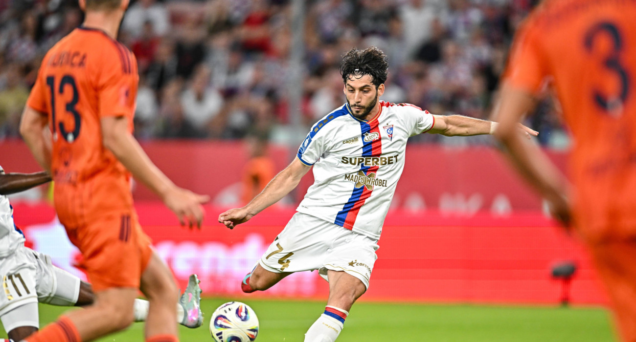 Ο Θοδωρής Τσιριγώτης με τη φανέλα της Γκόρνικ Ζάμπρζε / Πηγή: IMAGO