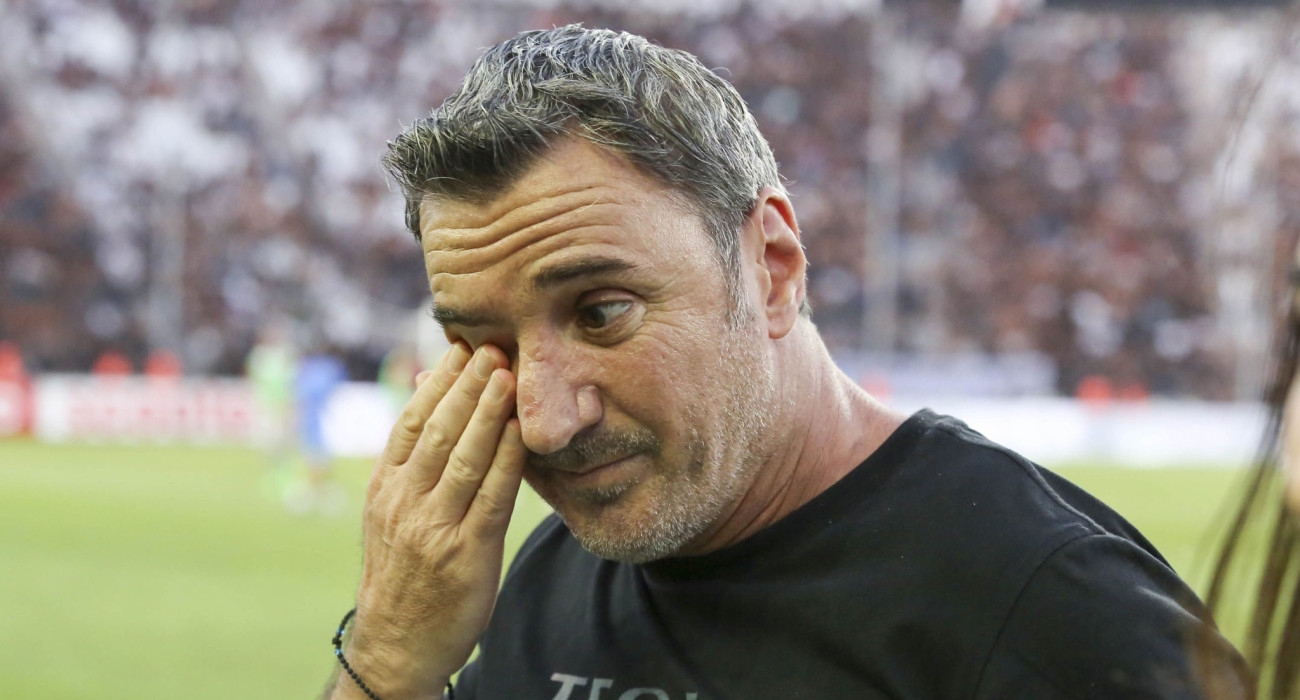 Ο Στέφανος Μπορμπόκης, δακρυσμένος, στην Τούμπα / Πηγή: Eurokinissi