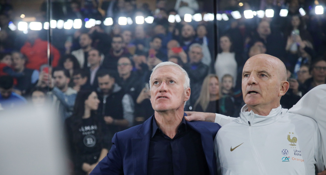 Ο Ντιντιέ Ντεσάν πριν τον αγώνα Ελλάδα - Γαλλία / Πηγή: Intime